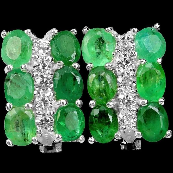 Серебряные серьги с натуральным  изумрудом