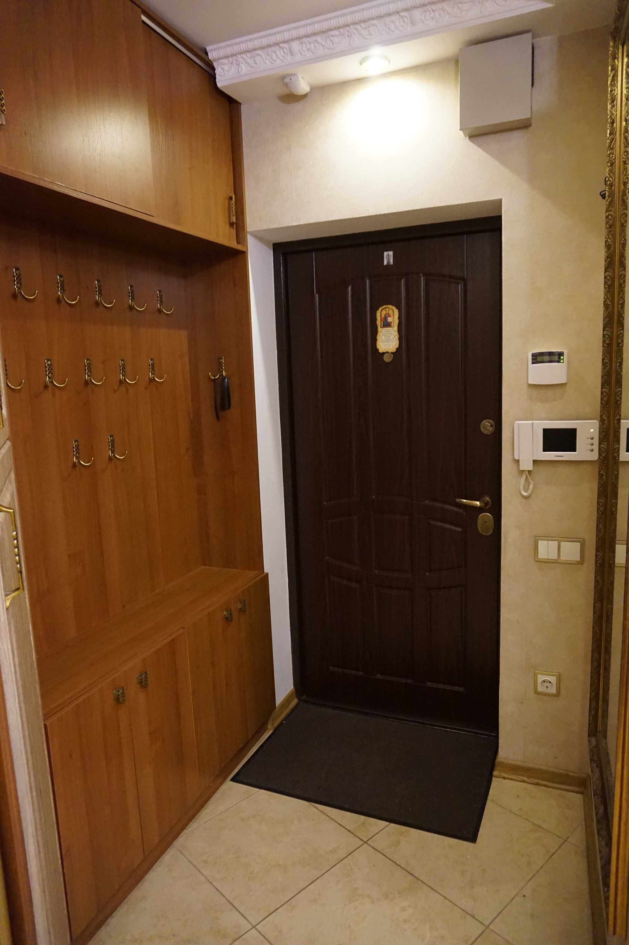Продам 4 ком. квартиру ул. Гетьмана 1 Б метро Шулявская