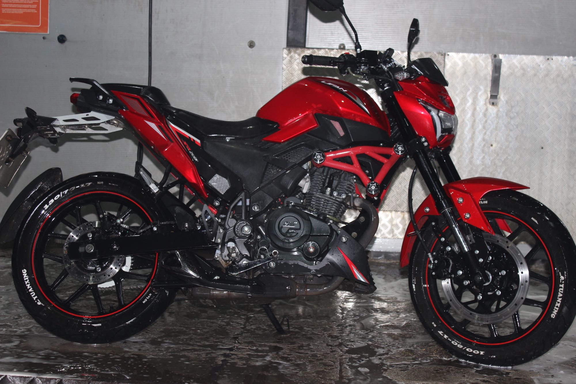 Мотоцикл Lifan SR 200