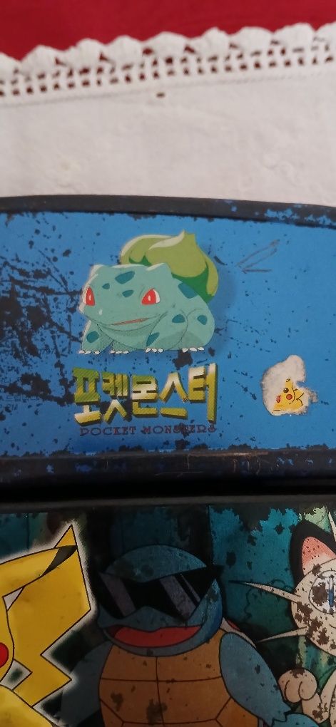 Estojo de metal Pikachu, usado