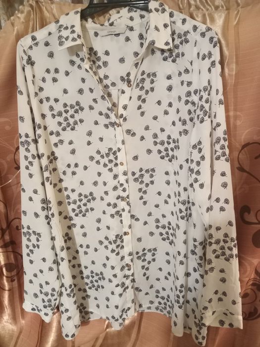 Елегантна жіноча блузка блуза