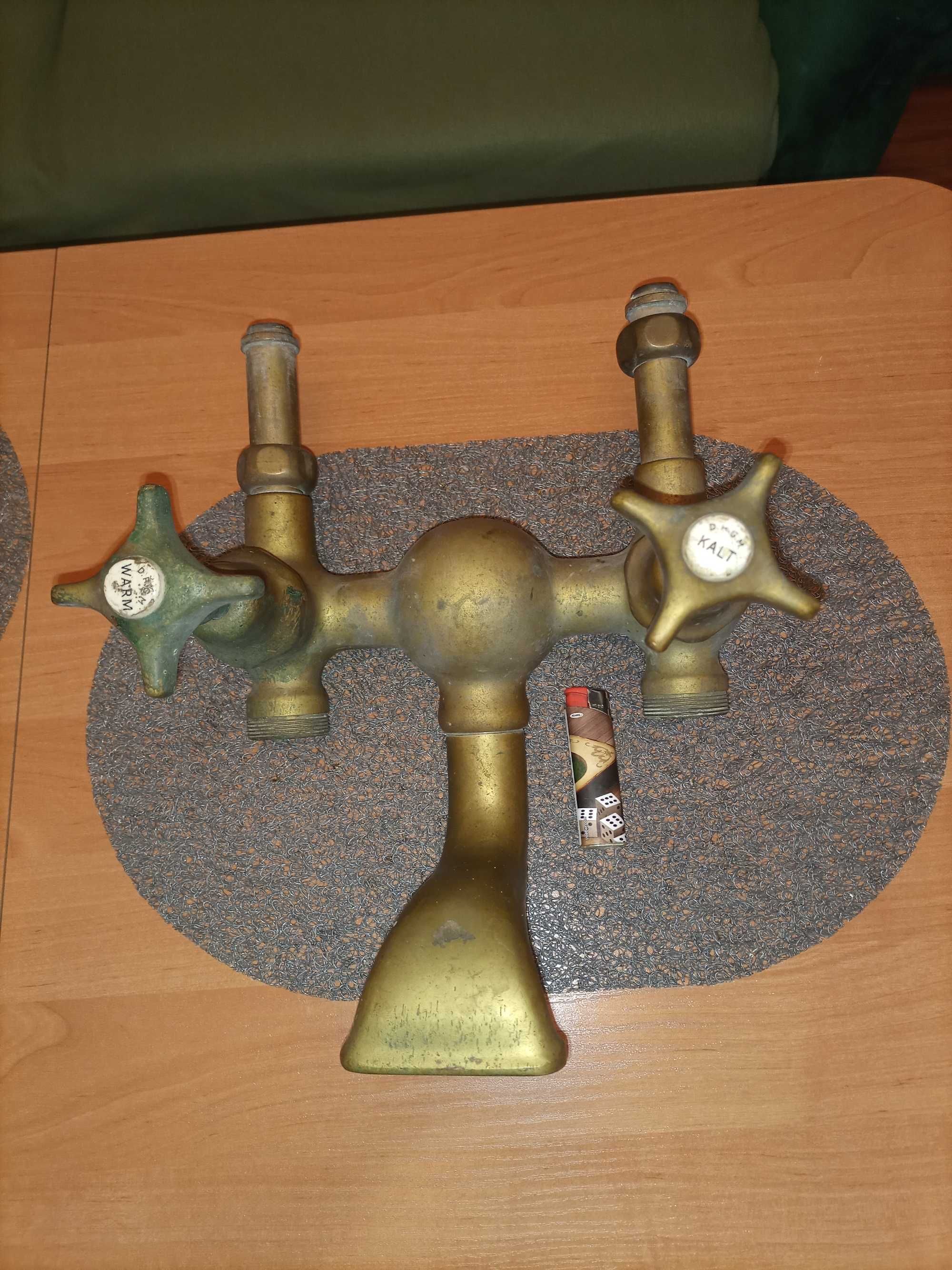 Kran  koniec XIX wiek retro vintage 9 kilogramów  mosiądz.