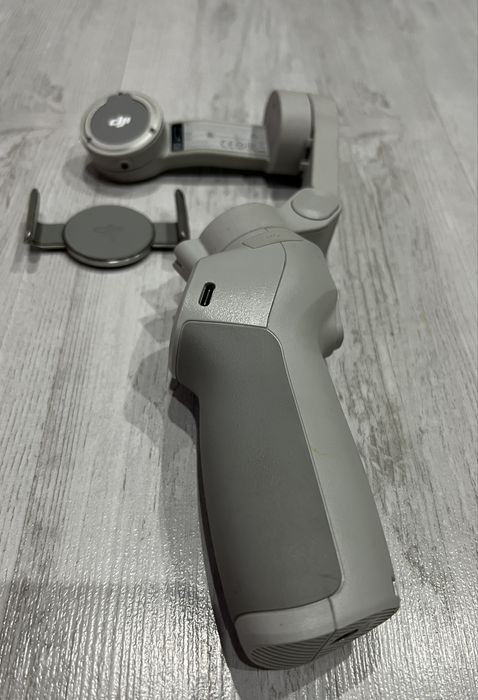 Gimbal DJI Osmo Mobile 4