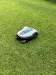 Robot koszący Gardena smart SILENO life 1000 m² z technologią AI