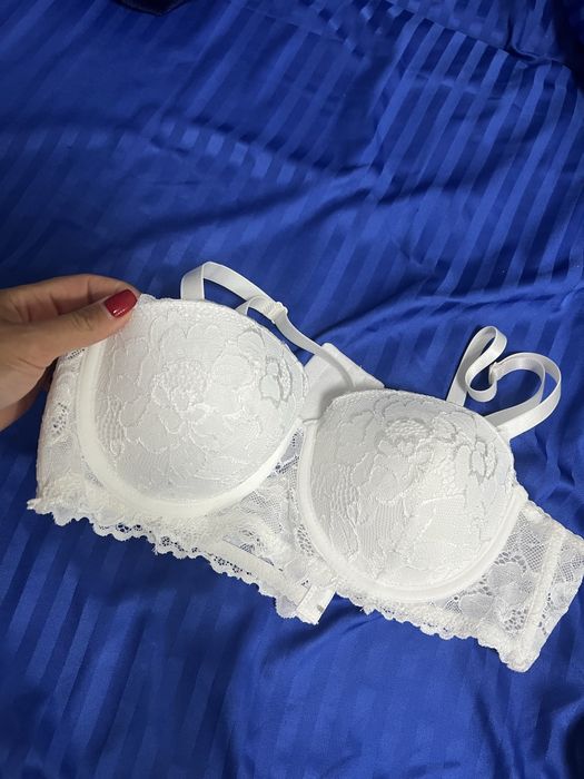 Белый бюст,бюстгальтер,топ,топик 75 В