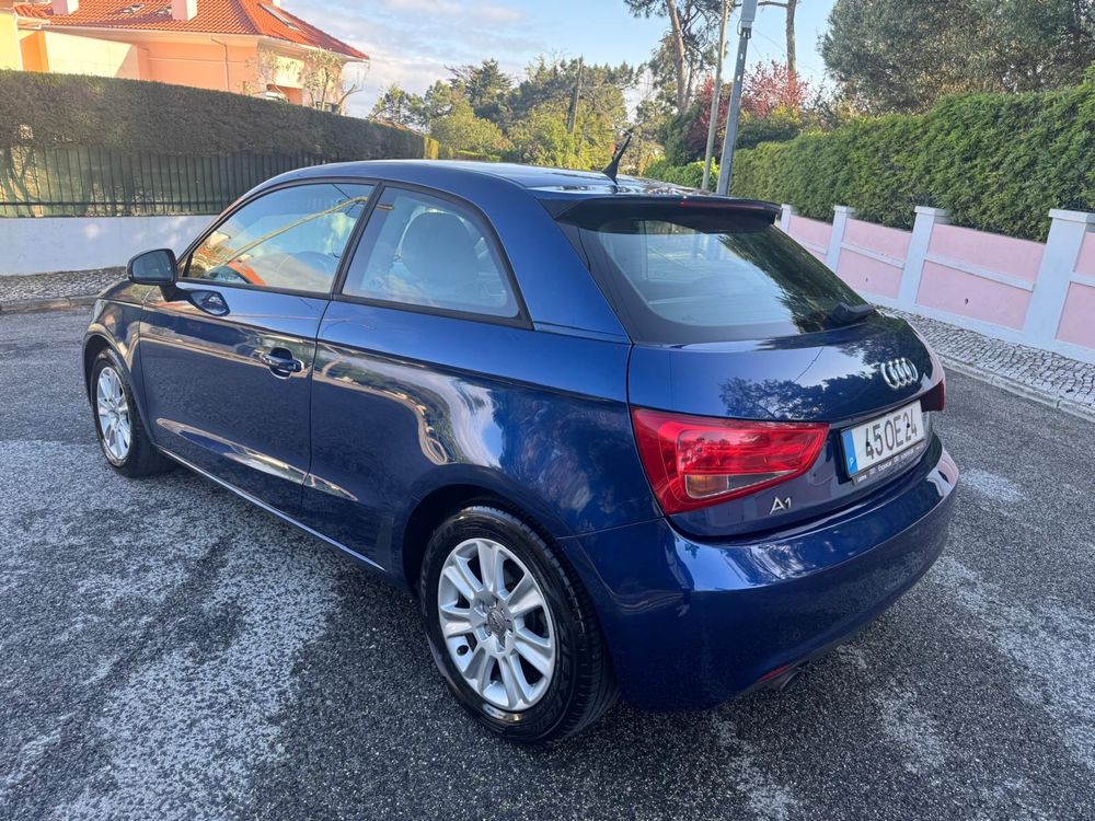 AUDI  A1   1.6 TDi  DIESEL  ANO 2010   AR CONDICIONADO