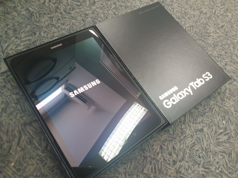 Samsung Galaxy Tab S3 SM-T820