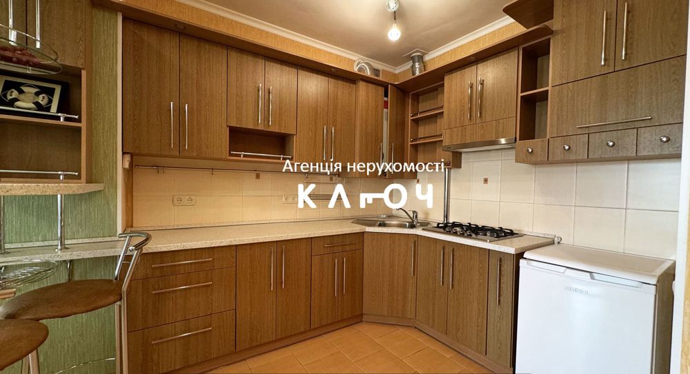 Продаж 2к квартири в ЦЕНТРІ! Меблі та техніка!