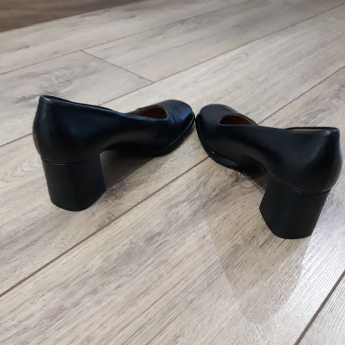 Półbuty czarne na obcasie + drugie gratis