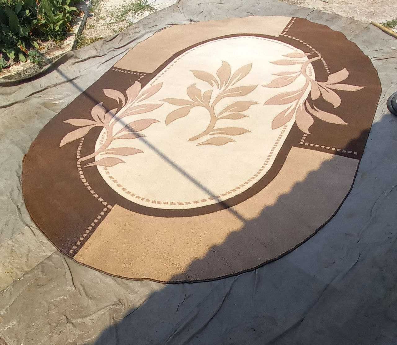 Продам килим овальної форми 2,5×3,5