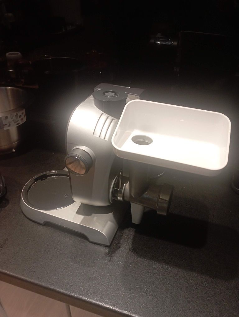 Robot wielofunkcyjny Bosch MUM 5