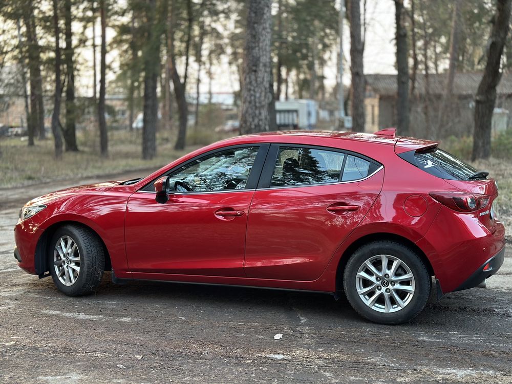 Mazda 3 2015 год 2.0 официальная