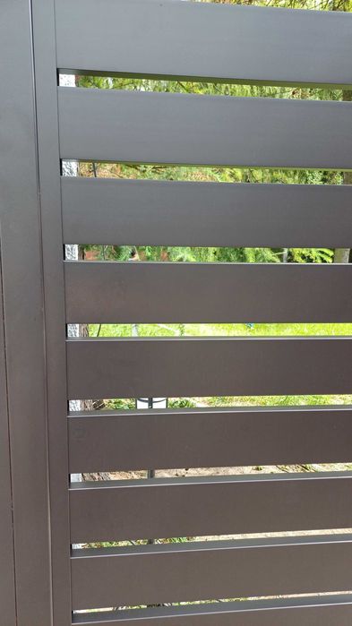 Brama przesuwna palisadowa 4x1,42  profil aluminiowy 100 x 25 komplet