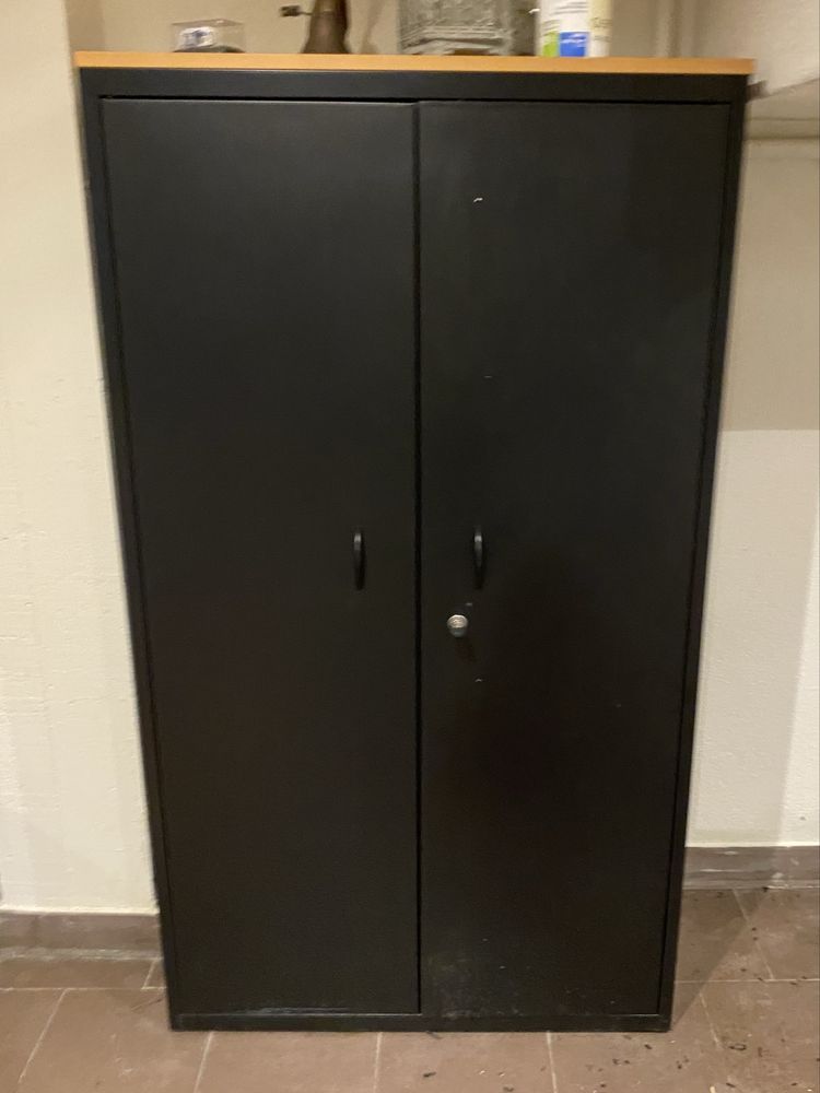 Moveis para escritorio/ garagem.