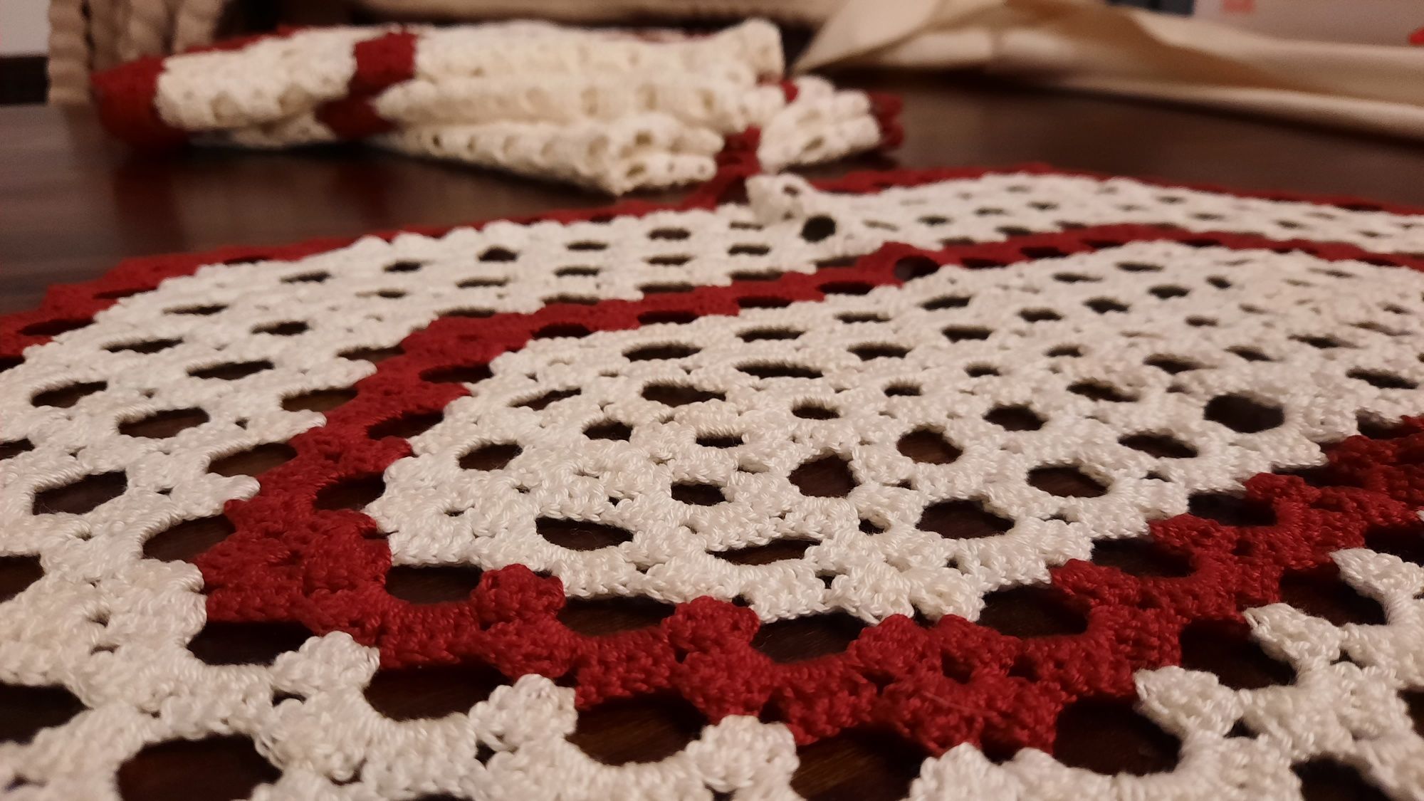 Quatro naperons em crochet