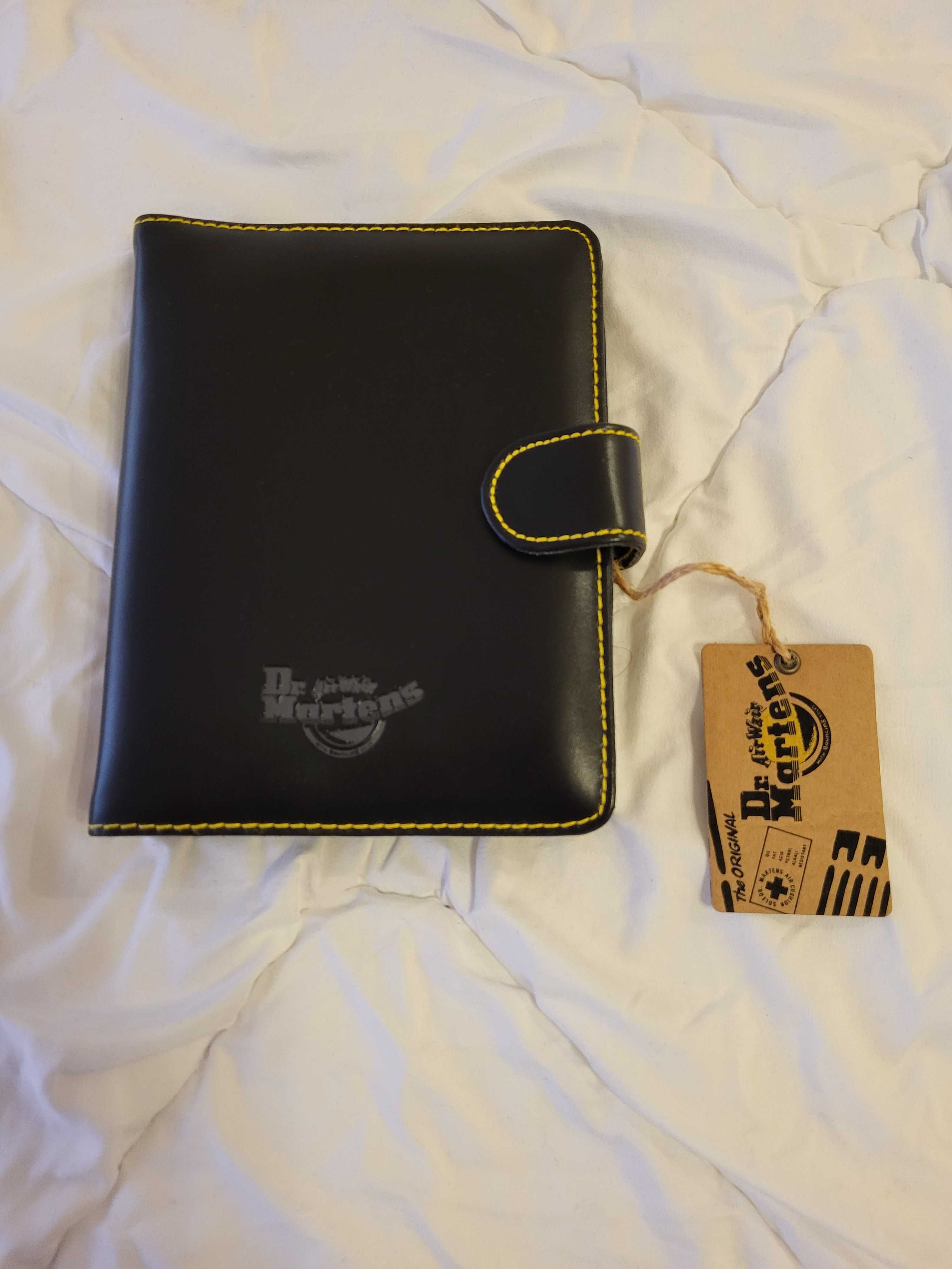Segregator organizer Dr Martens. Nowy