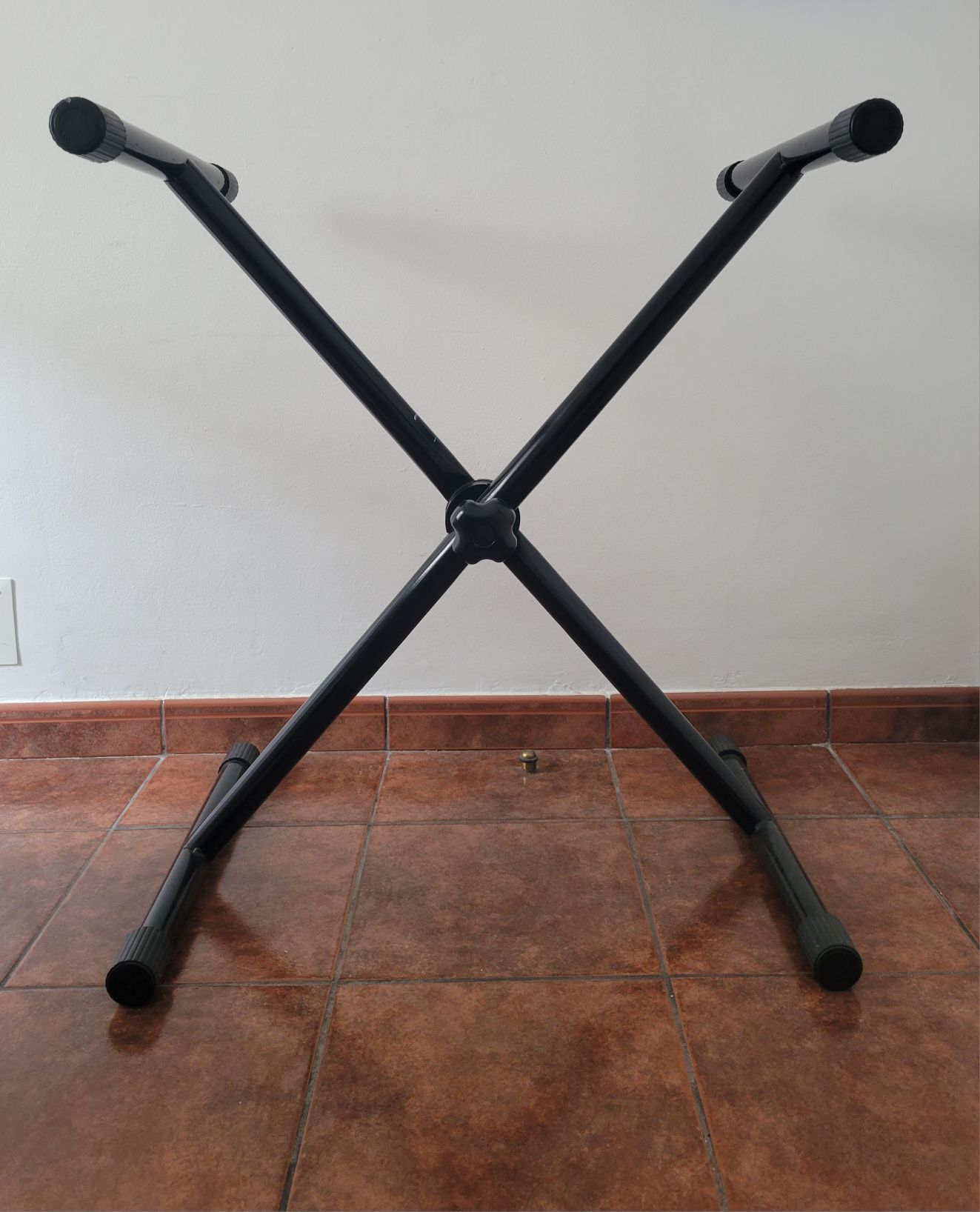 Cavalete de metal ajustável