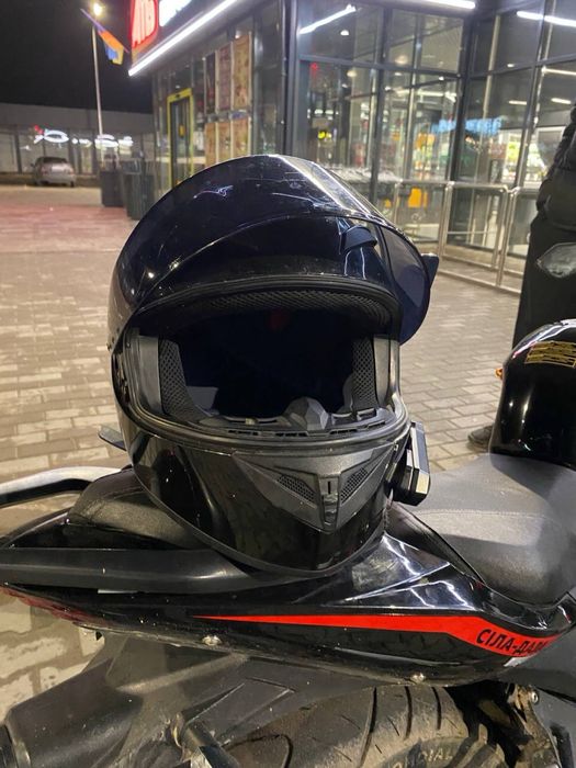 Шолом м розмір з гарнітурую