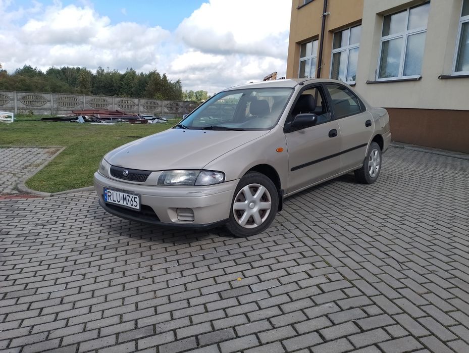 Mazda 323 1.5 benzyna