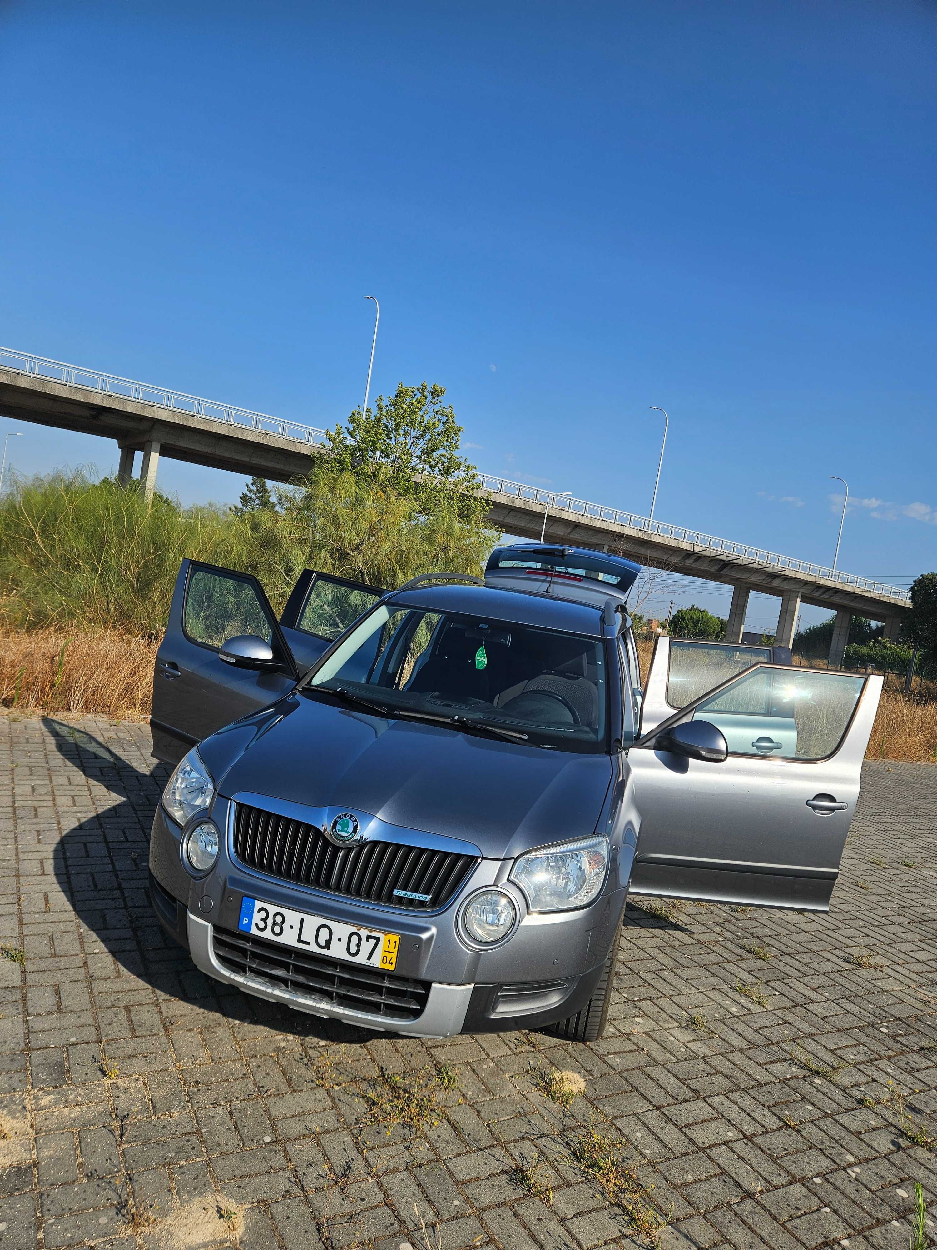 Skoda Yeti 1.6 TDI Experience | Nacional | Histórico Revisões