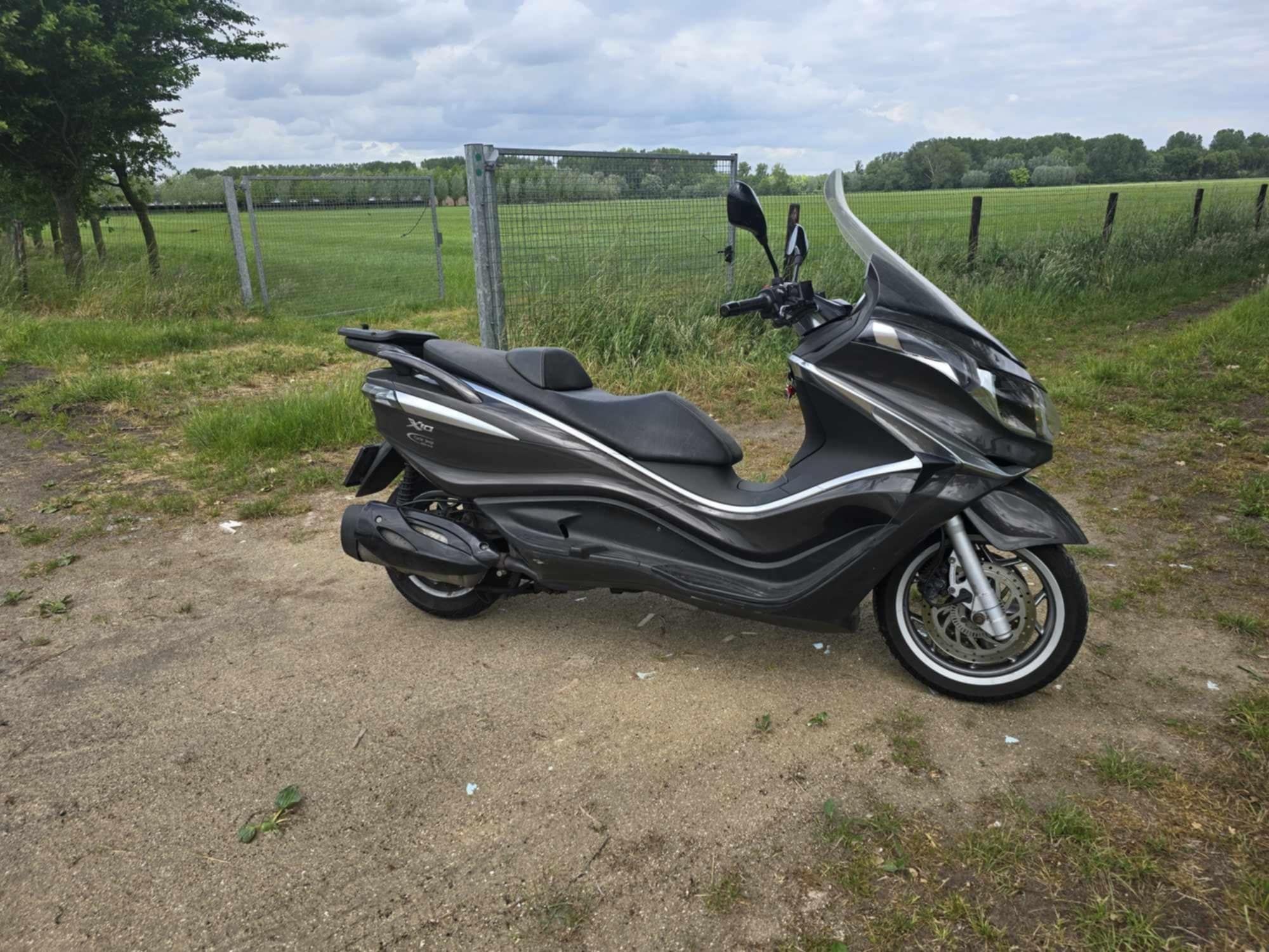 Piaggio x10 350 cm 2015 rok