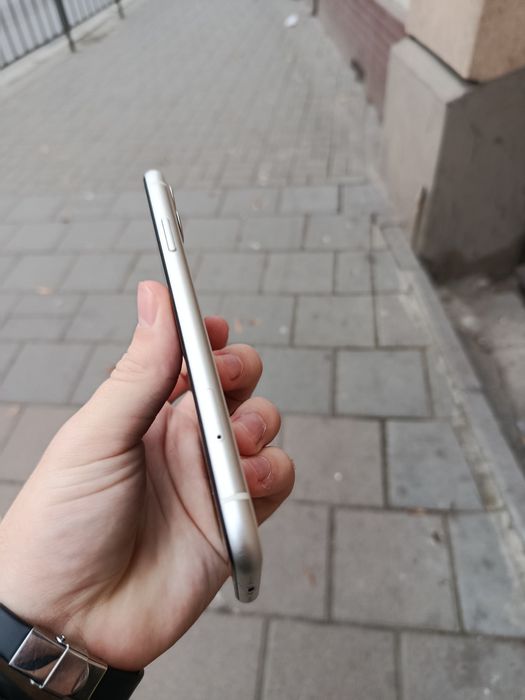 Айфон 11 84акб идеал