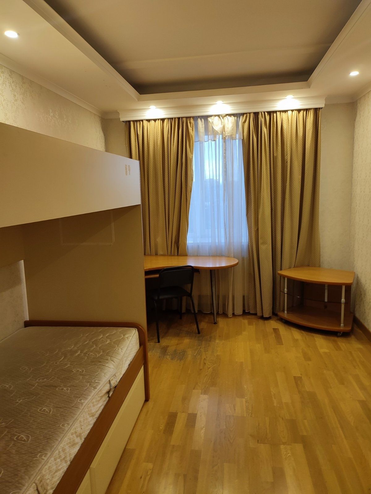 Продається комфортний пентхаус в центрі міста