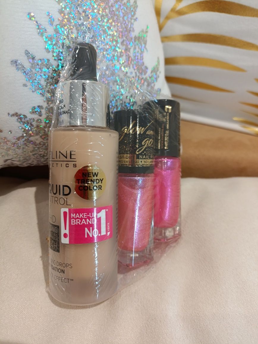 Zestaw Eveline lakiery do paznokci Glow and go i podkład Liquid Contro