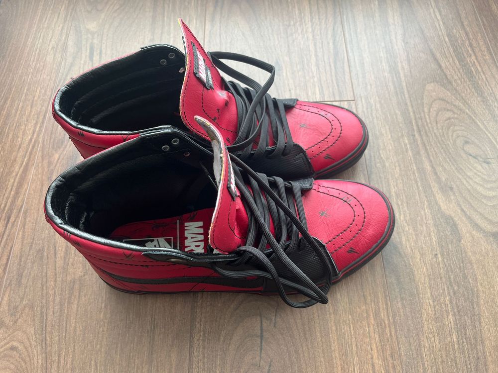 Vans Marvel Deadpool em 44