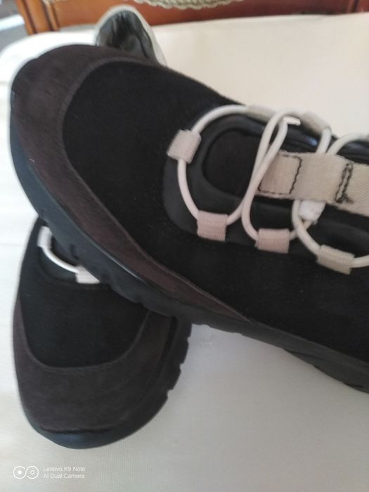 Кросівки підліткові вир.Італія ,натур шкіра розмір 36.