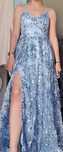 Vestido de cerimónia azul claro com brilhos