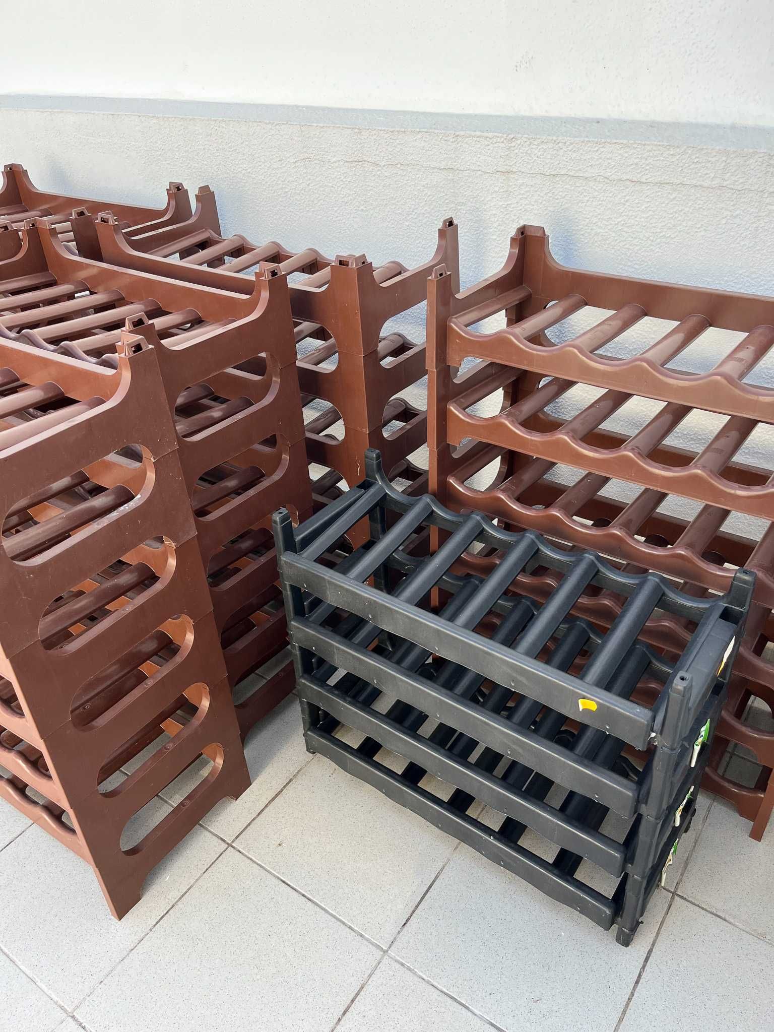 Suporte/Prateleiras para garrafas