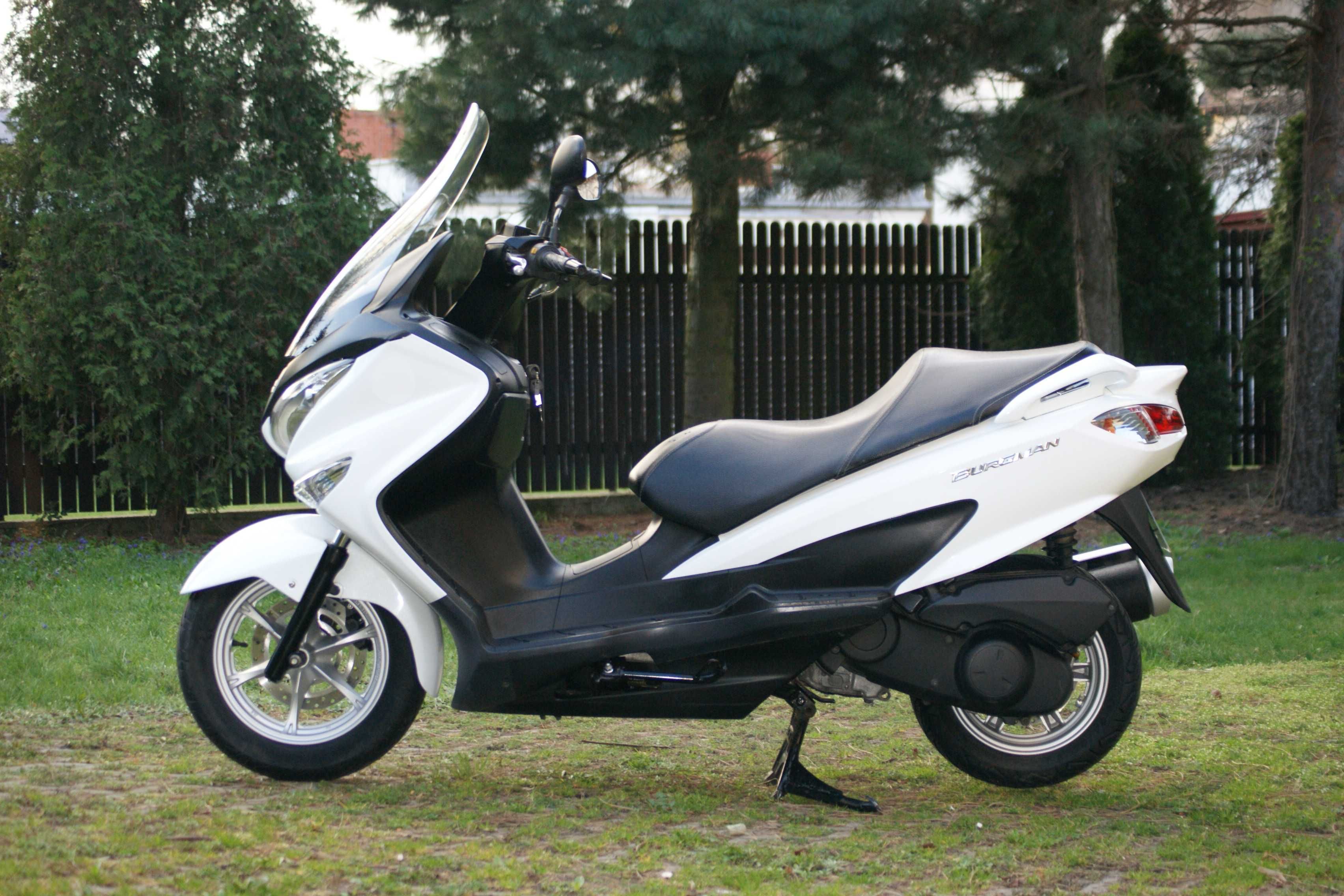 Suzuki Burgman 125,Suzuki UH125,ABS,biała perła.