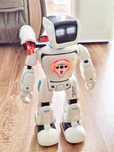 Hydro Robot 2.0 – Interaktywny robot z pilotem