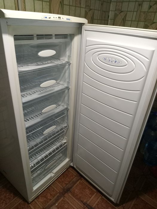 Продам морозильну камеру