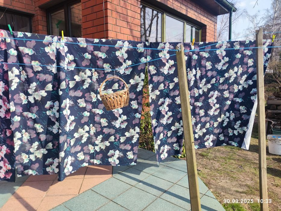 Kupony materiału sukienkowego w magnolie