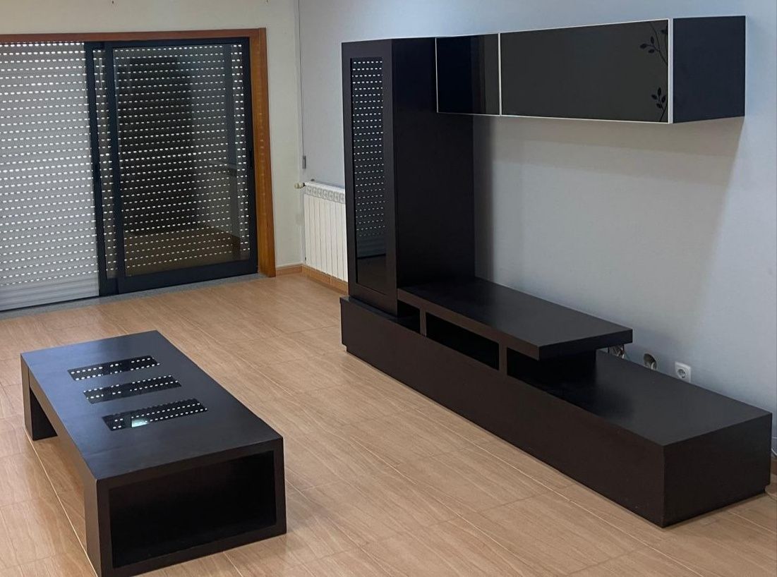 Sala de jantar completa com sala de estar