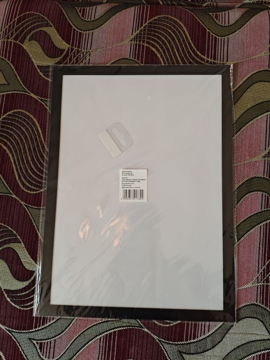 Ramka magnetyczna na obraz o wymiarach 25x35