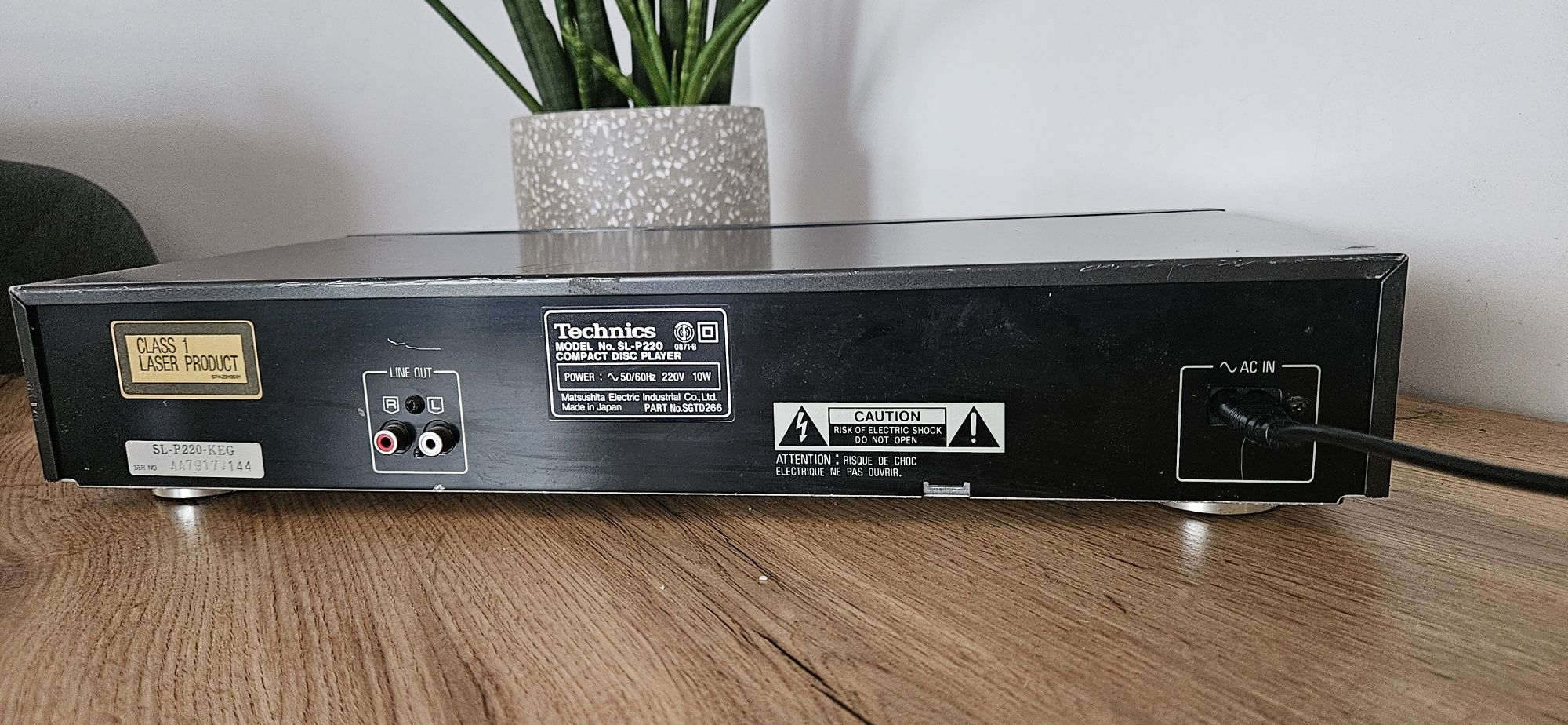 Odtwarzacz CD technics SL p220
