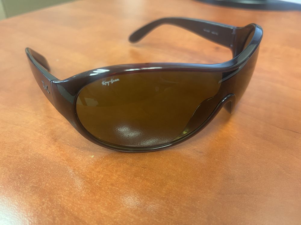 Okulary Ray-ban model RB4081 kolor ciemny bordo ramki zauszniki czarne