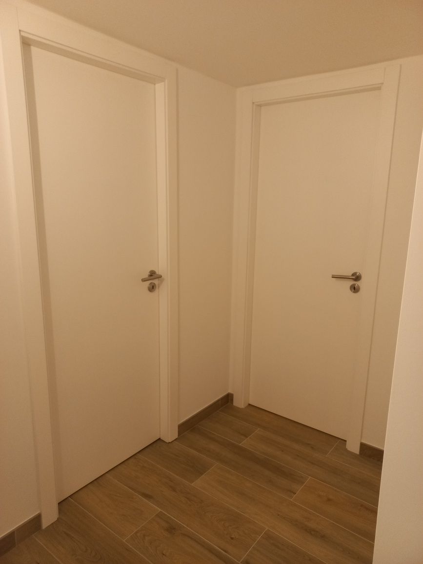 Aplicação de flutuante e soalhos montagem de carpintaria