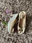 Buty na koturnie odkryte damskie