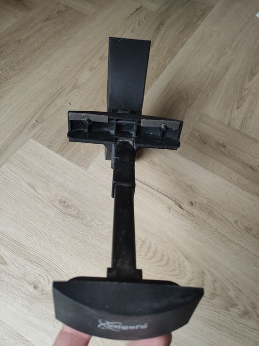 ZAREZERWOWANE DO 5-6 GRU.Dwa uchwyty ścienne na glosniki Vogelsiki