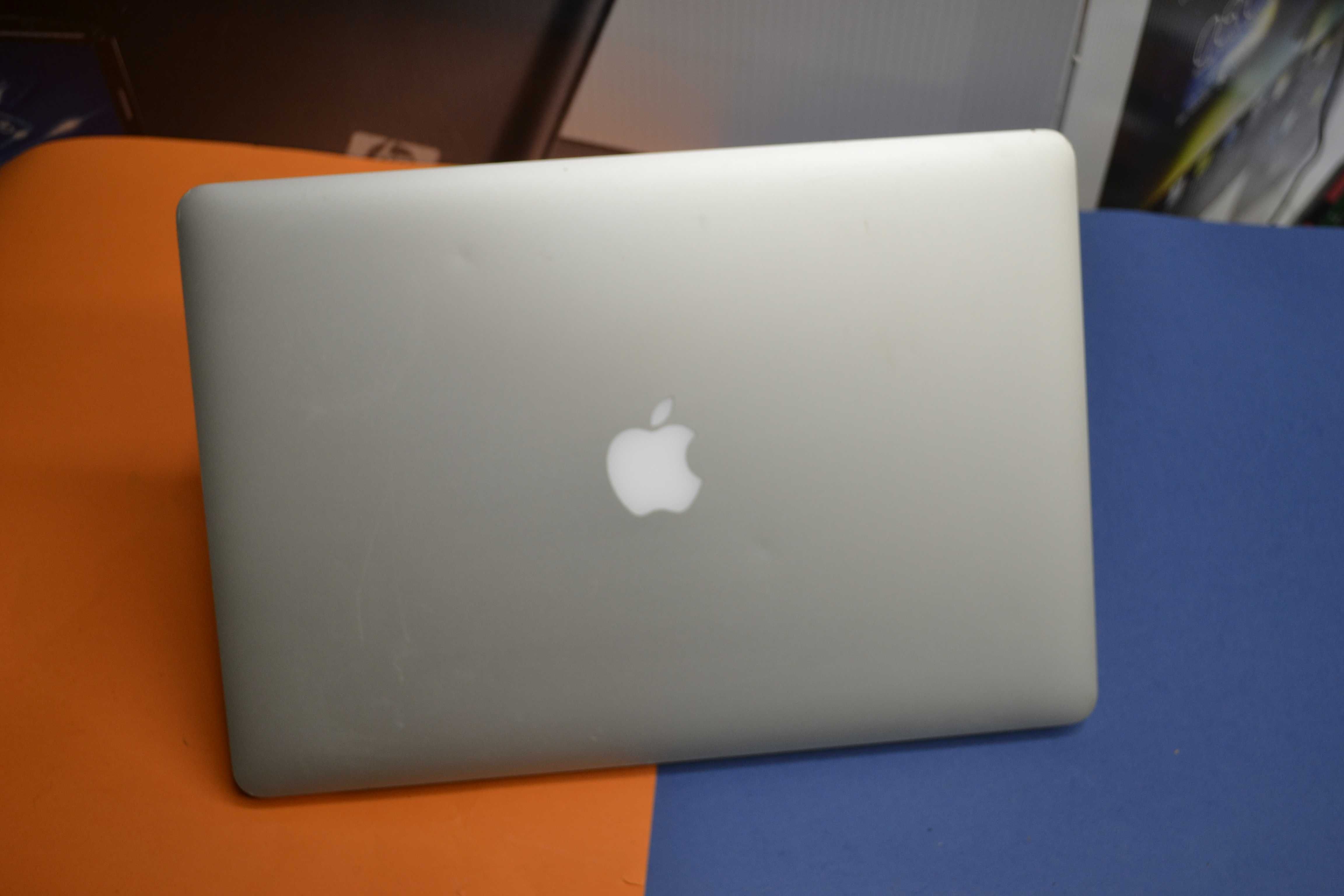 Laptop MacBook Pro A1398, i7, 16gb, 256SSD, 15cali