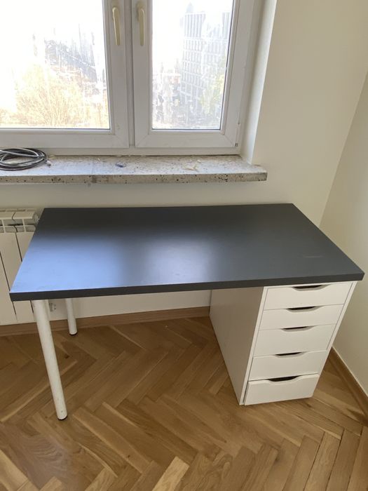 Nowoczesne biurko 120x60 cm – idealne do pracy i nauki