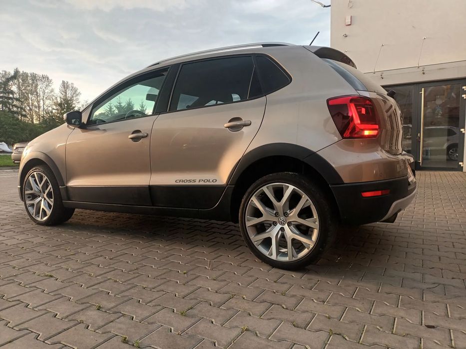 Volkswagen Polo Cross super wersja vw polo cross po lifcie niski przebieg