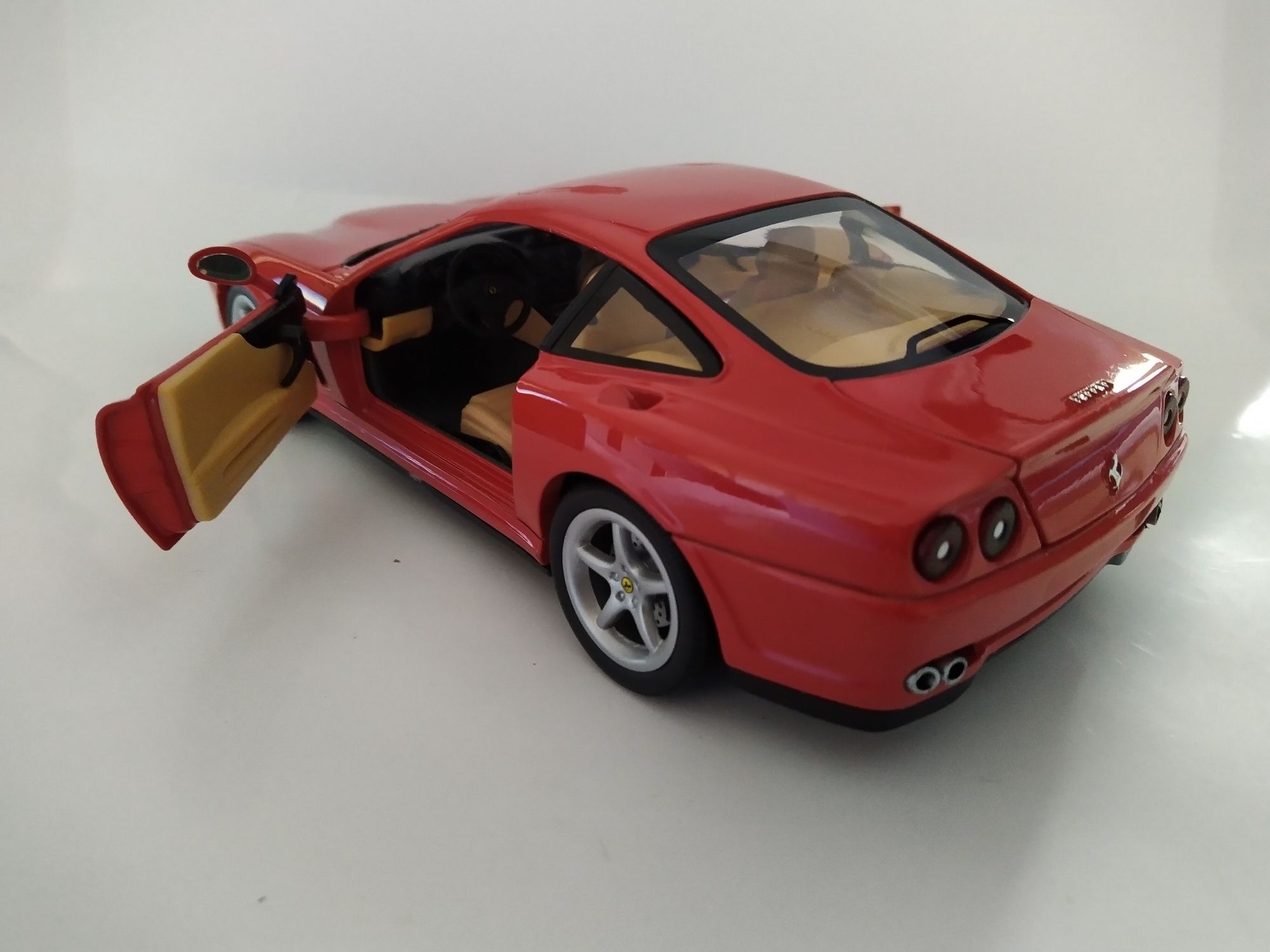 Ferrari 550 Maranello Hot wheels 1:18