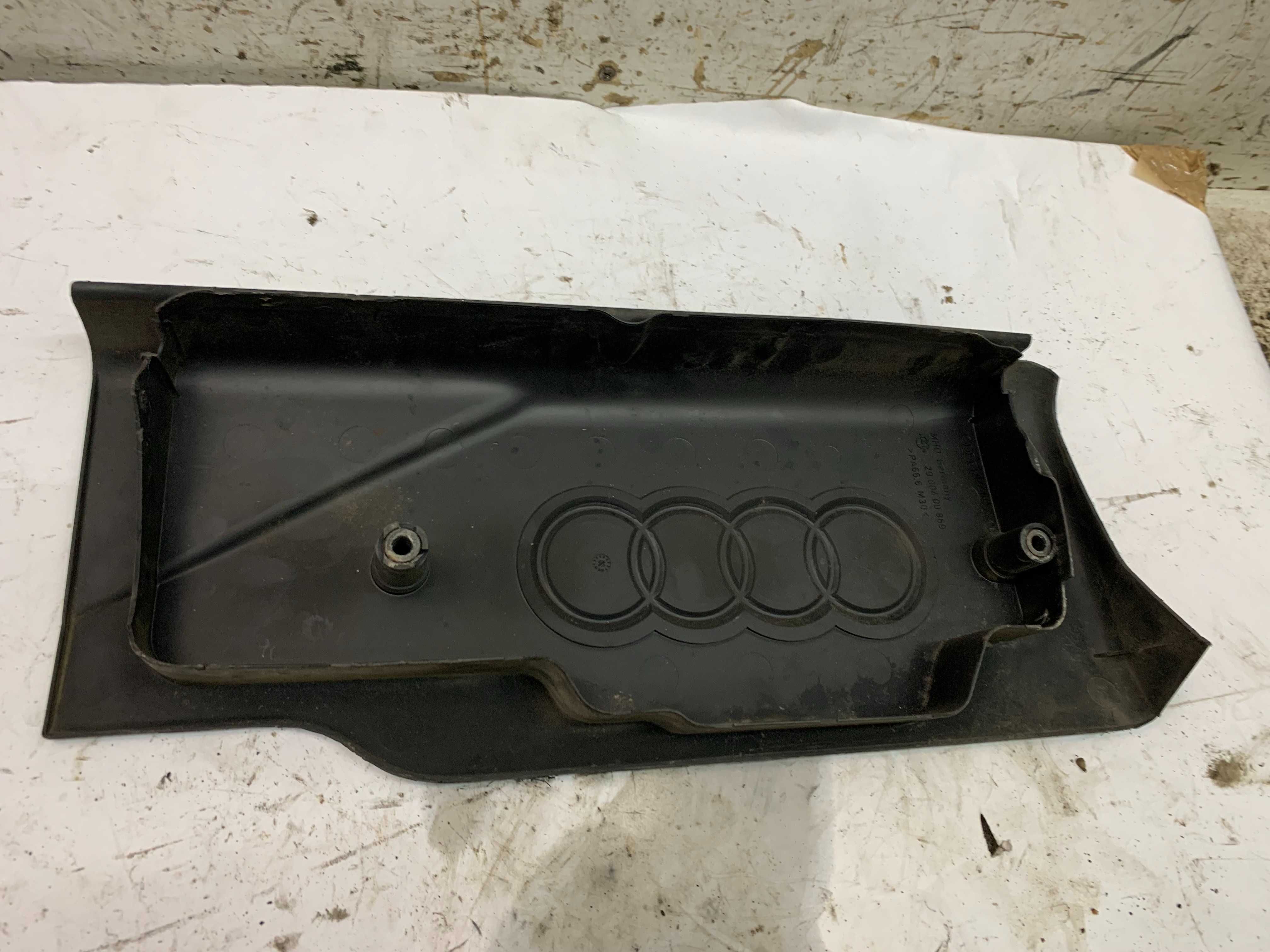 Audi A8 S8 D2 3.7 4.2B V8 Obudowa Osłona Górna Pokrywa Silnika
