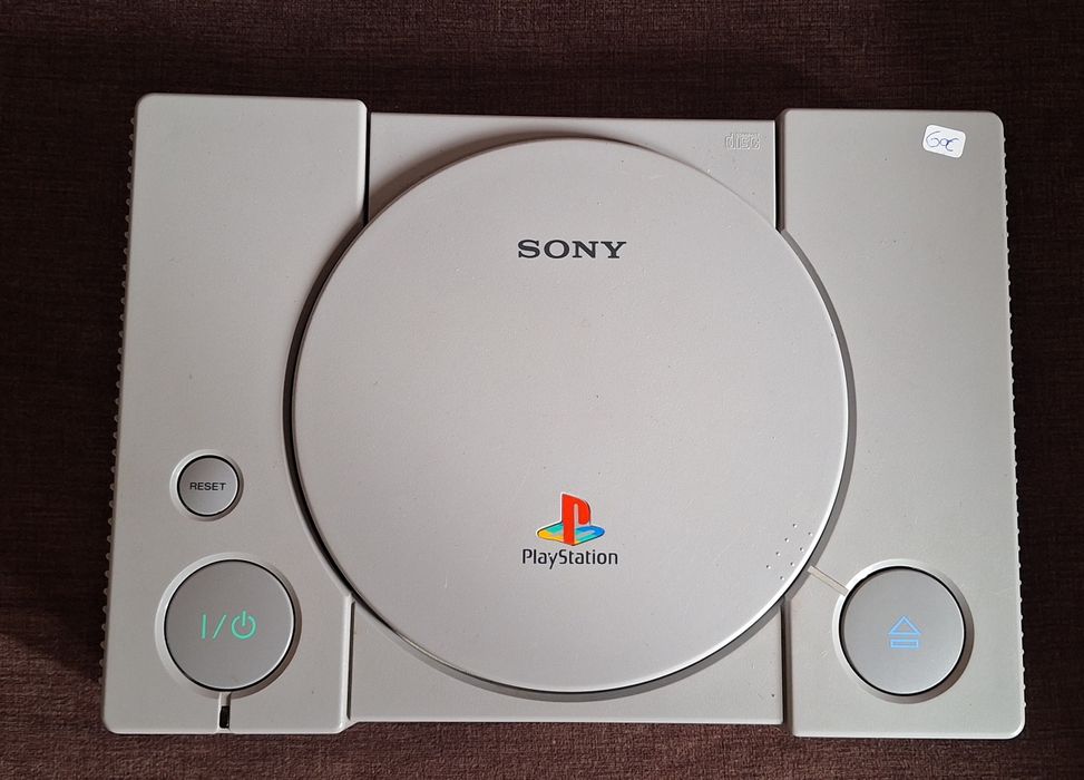 Consola PS1 (SCPH-9002) a funcionar