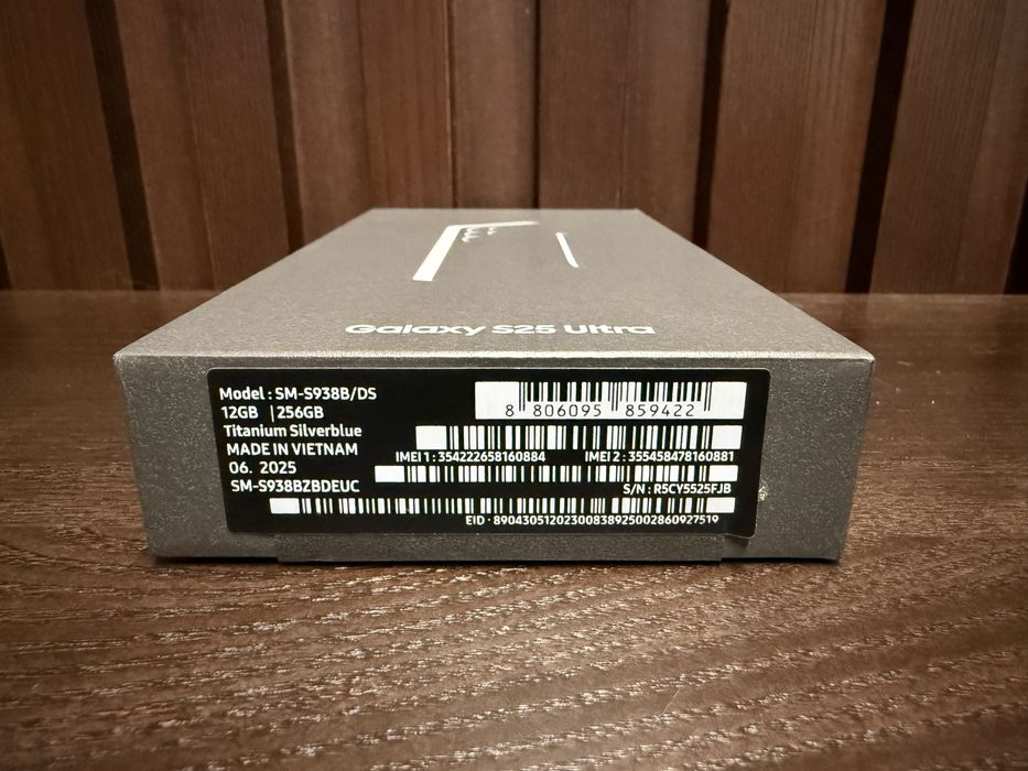 Samsung s25 Ultra Titanium Silver Blue